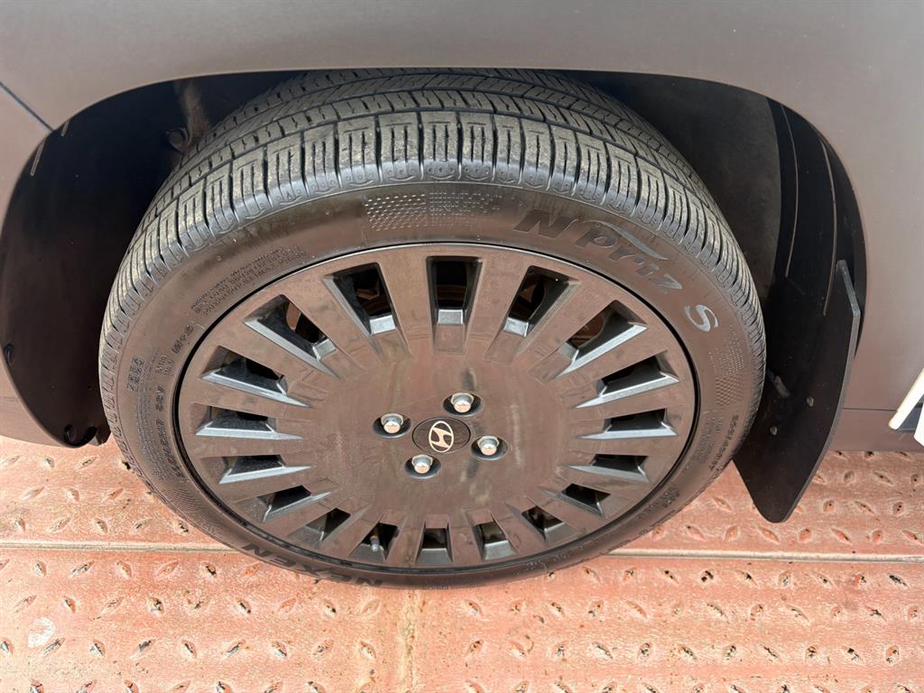 HYUNDAI Casper - Vista 8