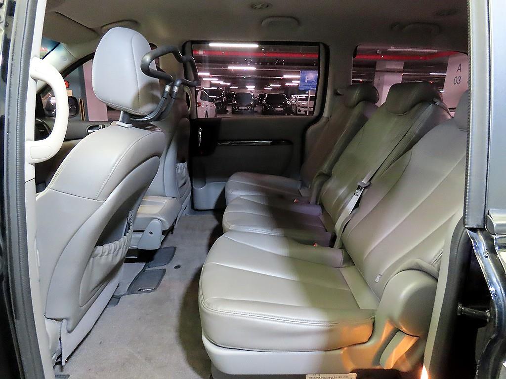 KIA Carnival - Vista 7