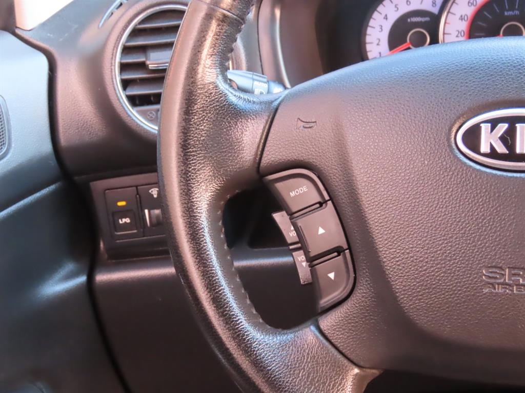 KIA Carens 2011 Plateado - Importación desde Corea - HF Imports Iquique - Foto 11