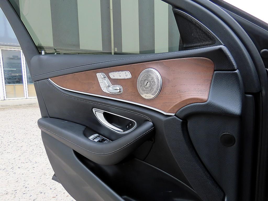 Mercedes Benz E class - Vista 11