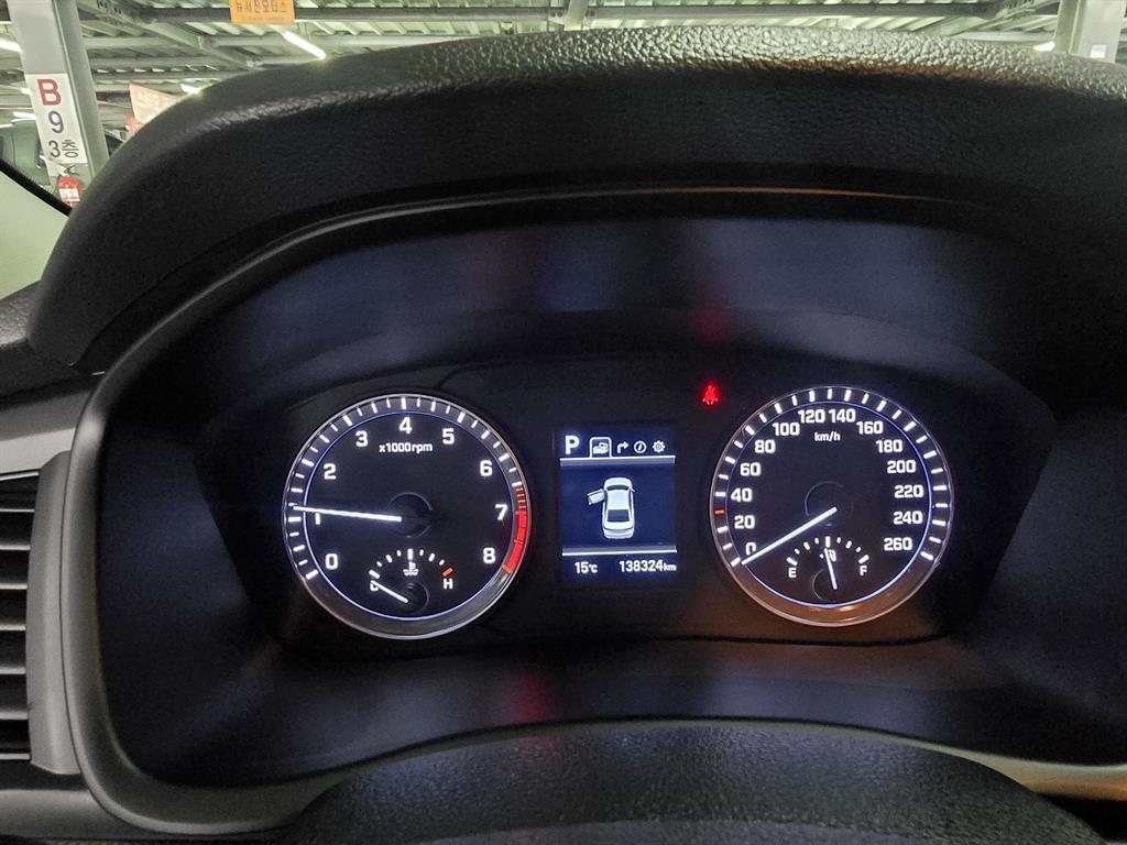 HYUNDAI Sonata - Vista 7