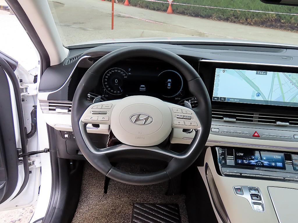 HYUNDAI Grandeur - Vista 8