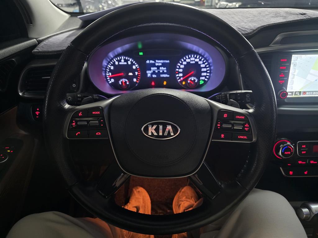 KIA Sorento - Vista 9