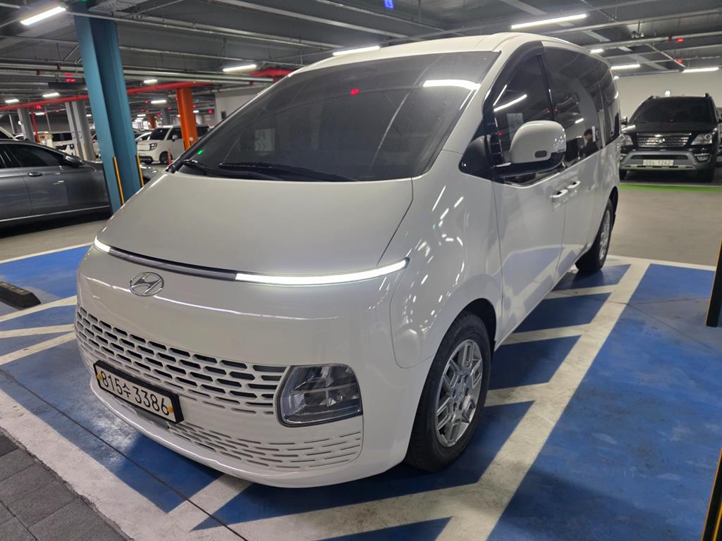 HYUNDAI Staria - Vista 2