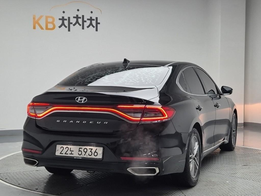 HYUNDAI Grandeur - Vista 4