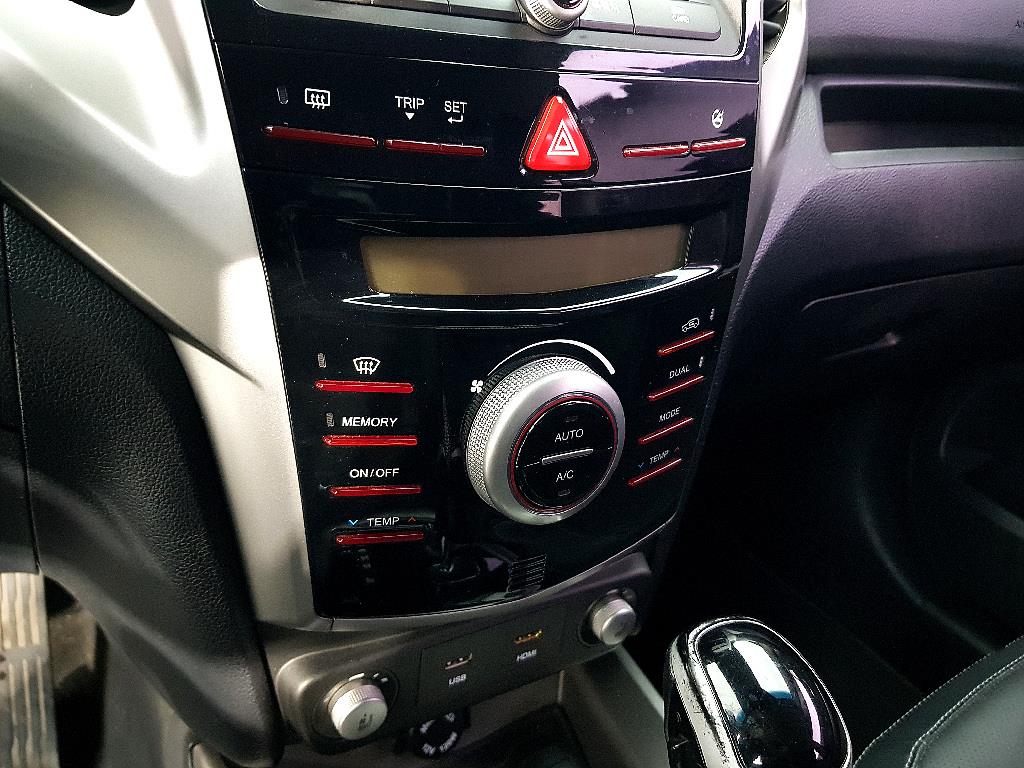 Ssangyong Tivoli - Vista 12