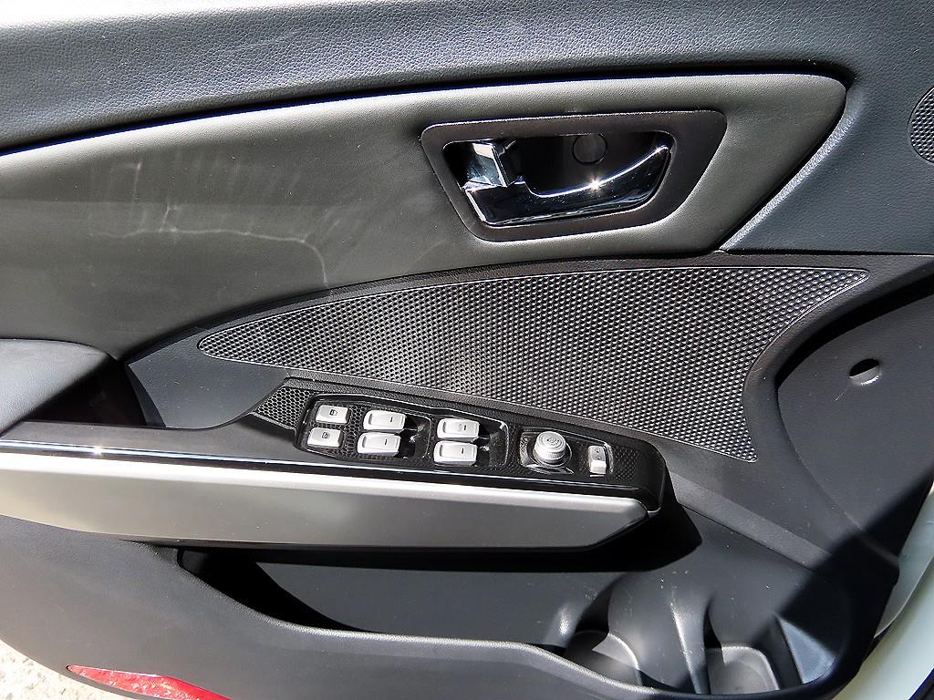 Ssangyong Tivoli - Vista 11