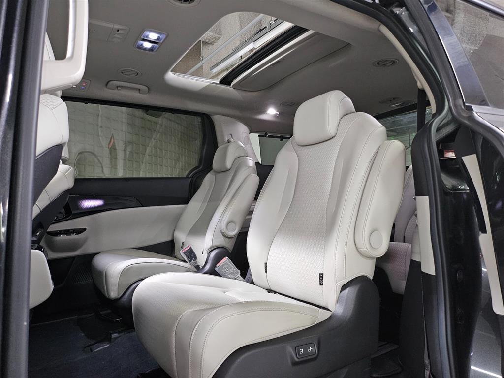 KIA Carnival - Vista 7