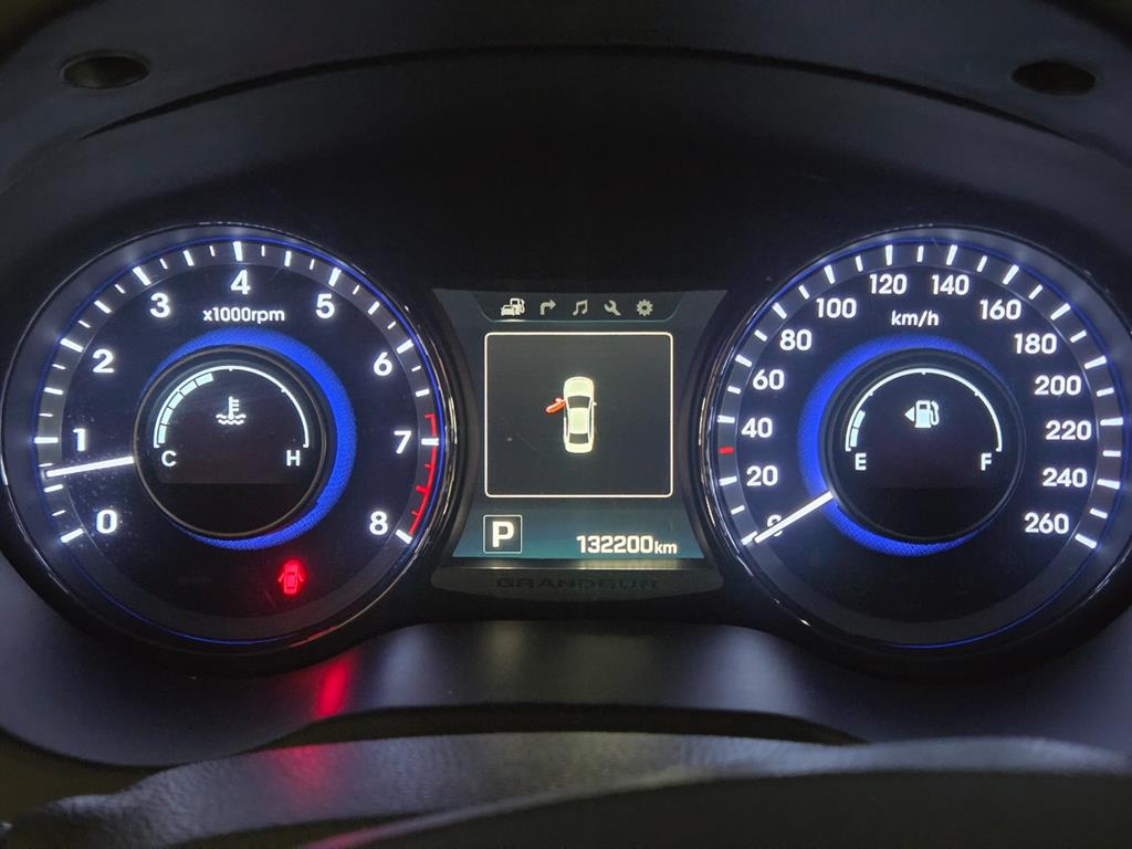 HYUNDAI Grandeur - Vista 10