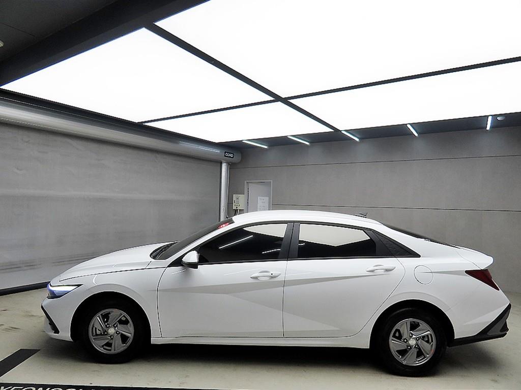 HYUNDAI Avante - Vista 4