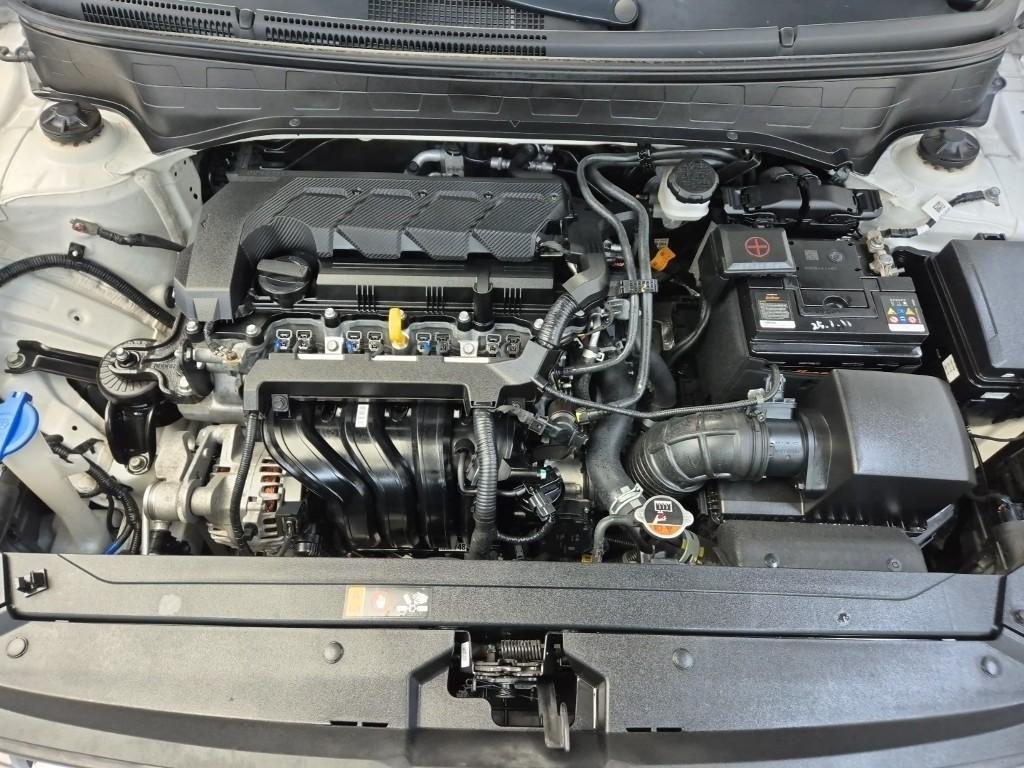 HYUNDAI Venue - Vista 5