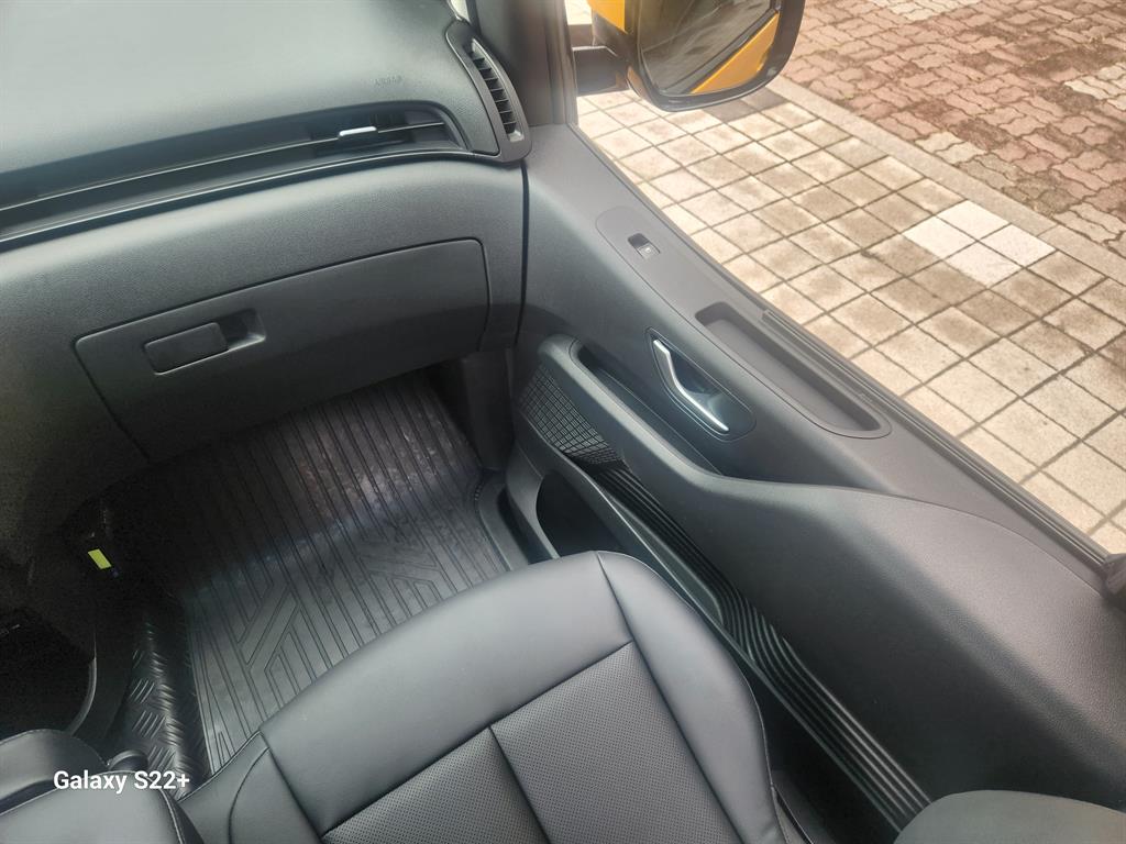 HYUNDAI Staria - Vista 9