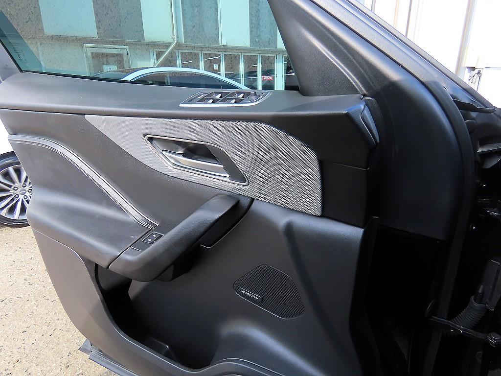 Jaguar F-PACE - Vista 12