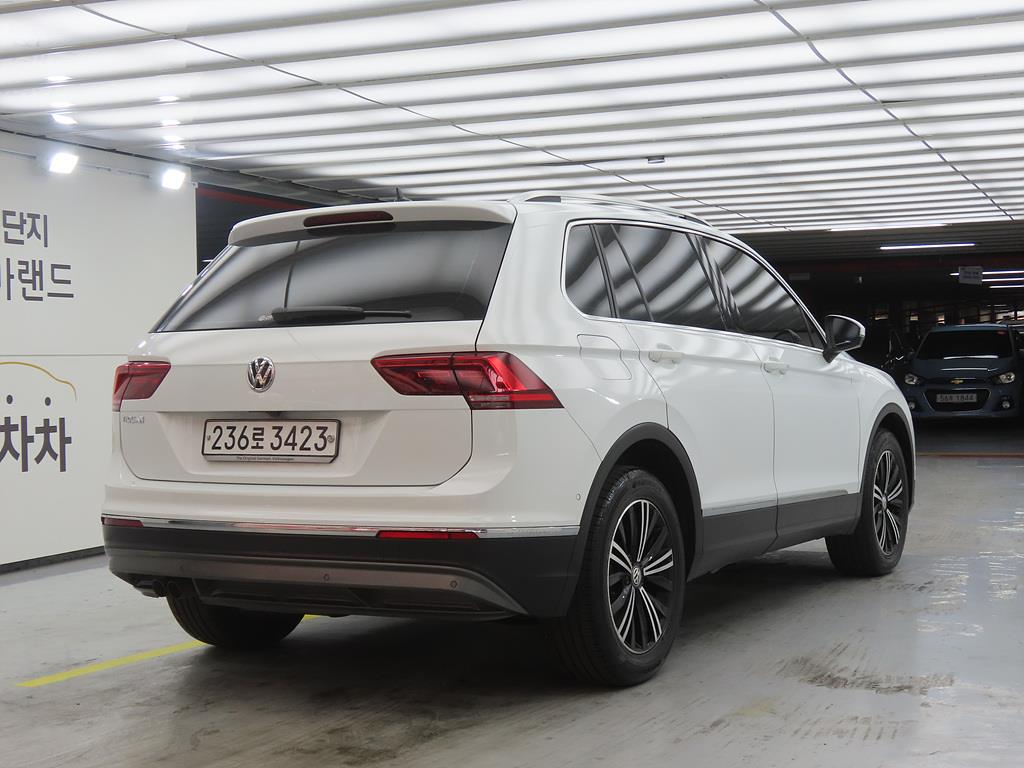 Volkswagen Tiguan - Vista 4