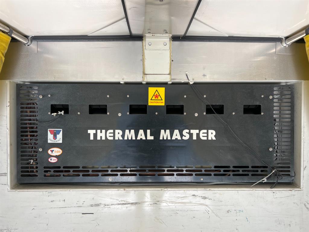 medium and large cargo truck - Vista 9