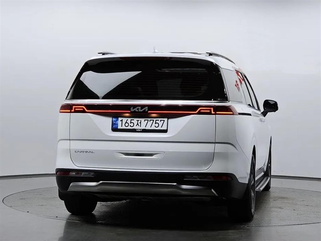 KIA Carnival - Vista 4