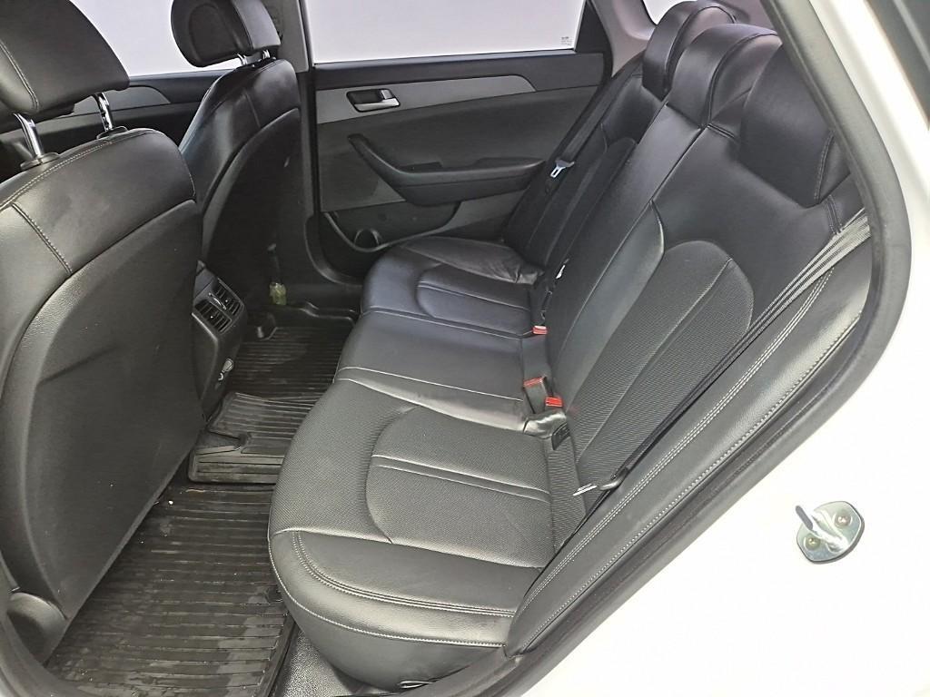 HYUNDAI Sonata - Vista 12