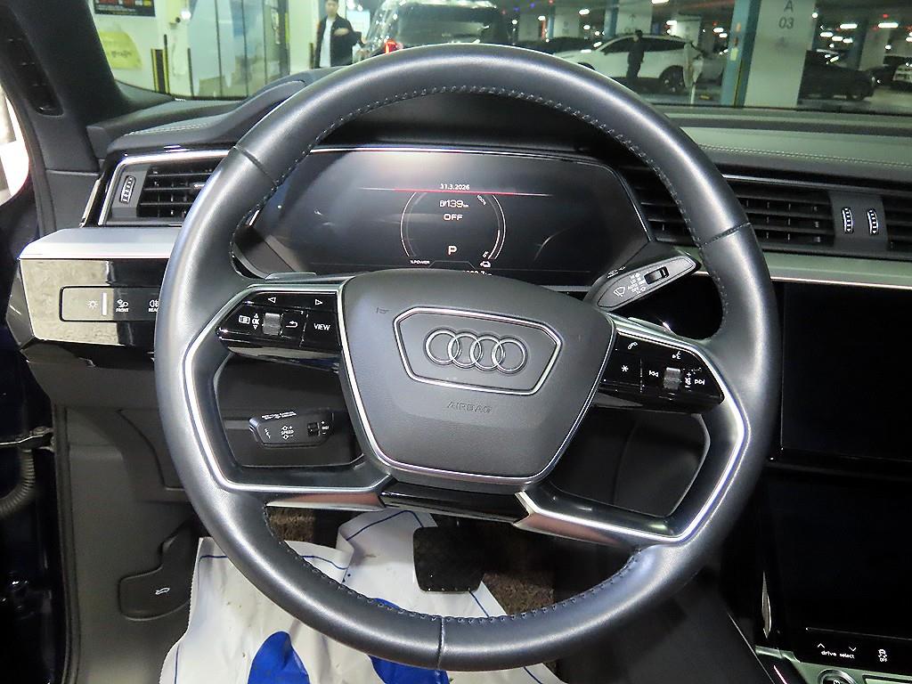 Audi e-Tron - Vista 8