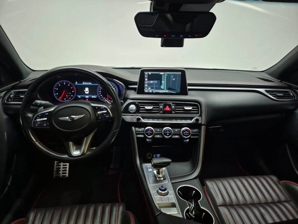 Genesis G70 - Vista 6