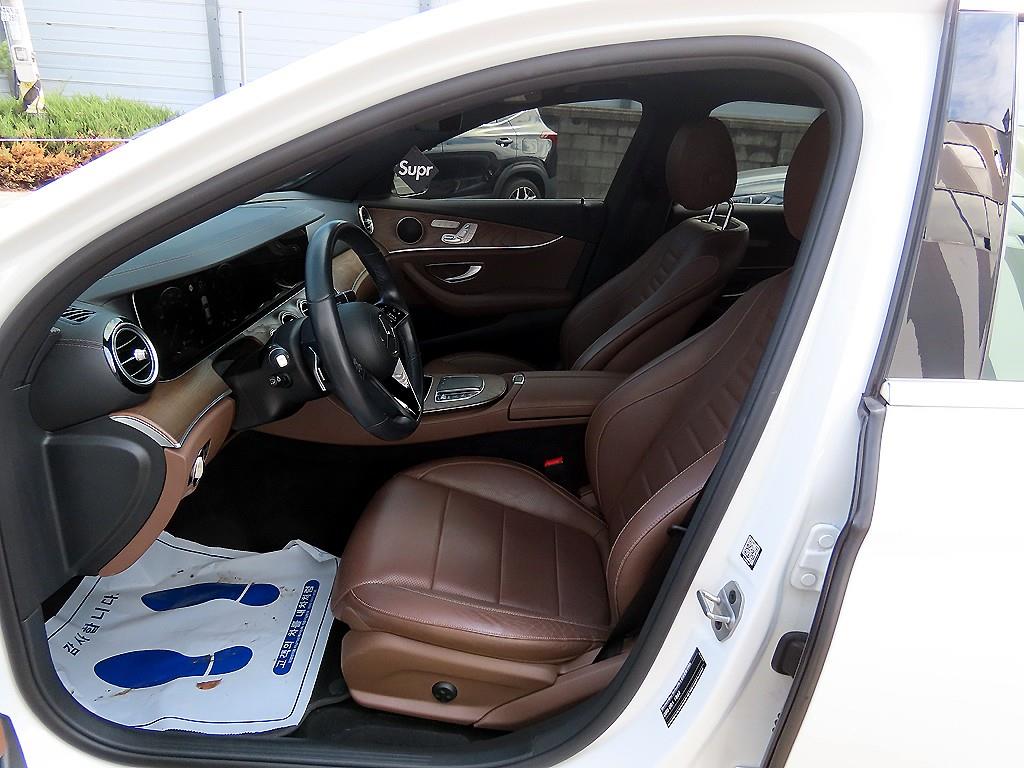 Mercedes Benz E class - Vista 5