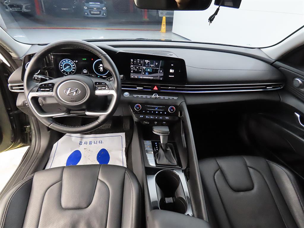 HYUNDAI Avante - Vista 7