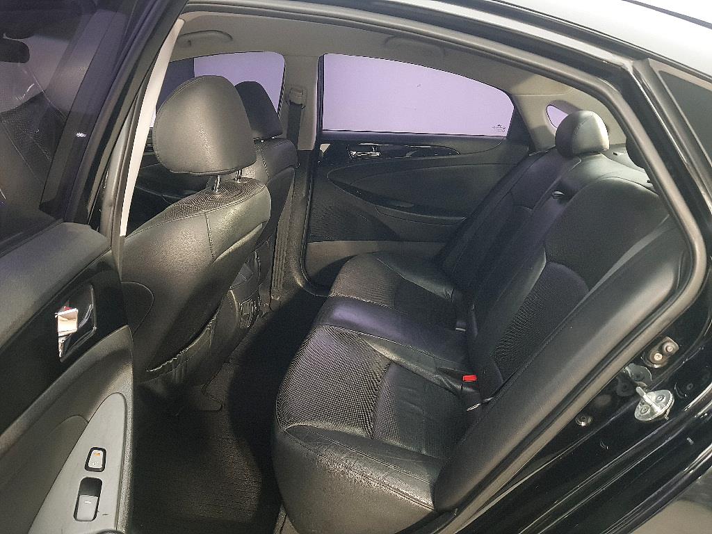 HYUNDAI Sonata - Vista 8