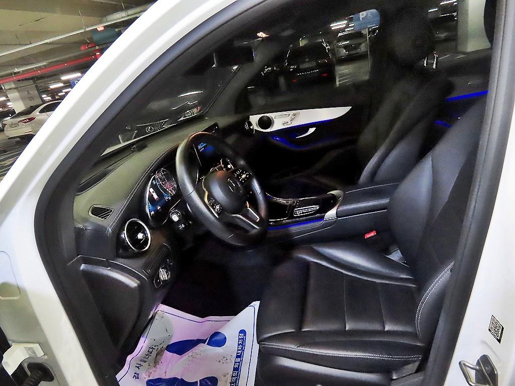 Mercedes Benz GLC Class - Vista 6