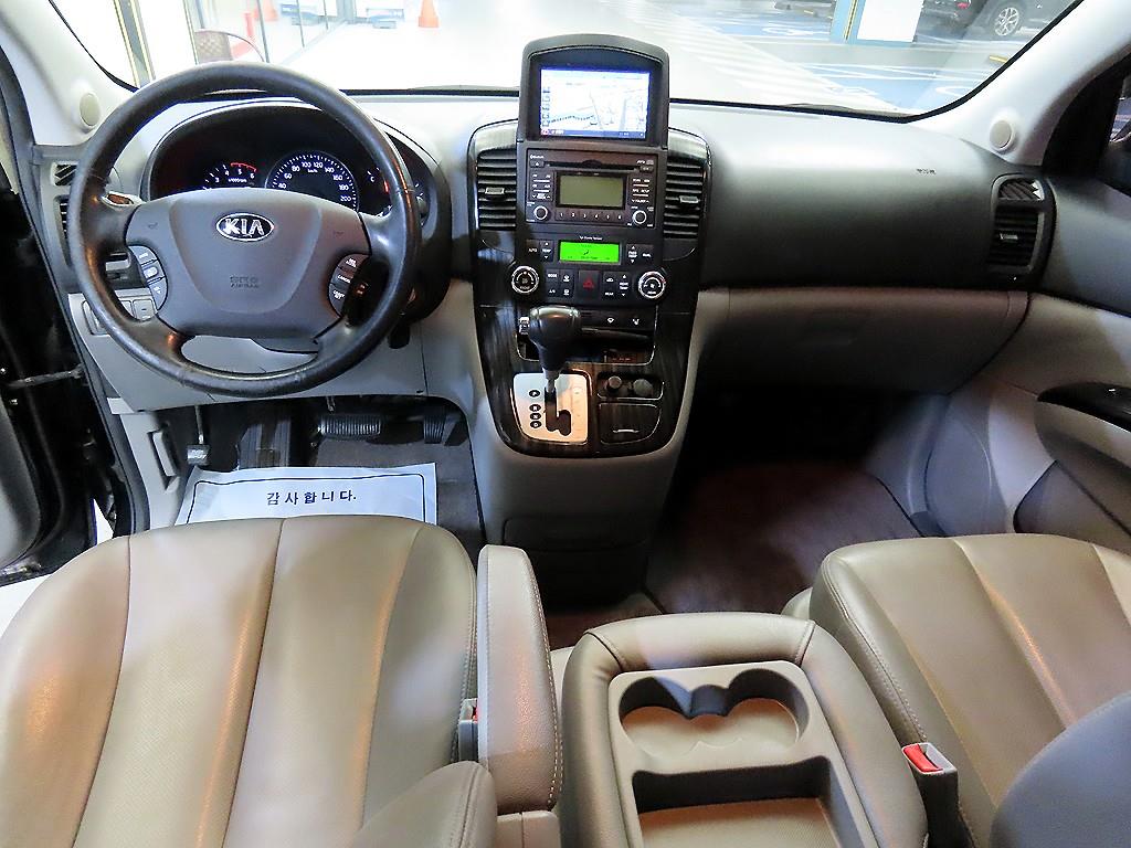 KIA Carnival - Vista 10