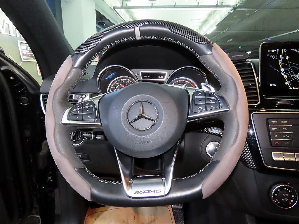 Mercedes Benz GLE Class - Vista 8