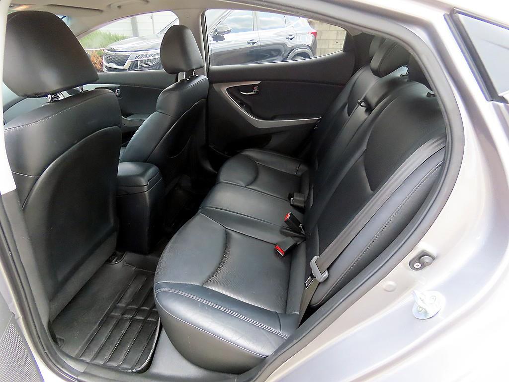 HYUNDAI Avante - Vista 6