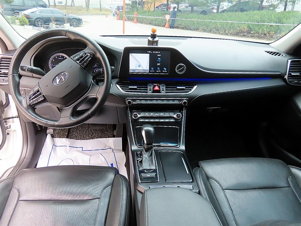 HYUNDAI Grandeur - Vista 7