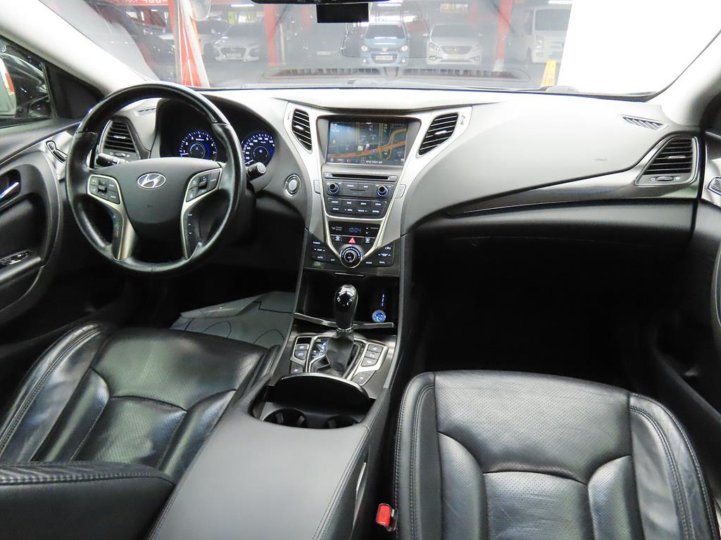 HYUNDAI Grandeur - Vista 5