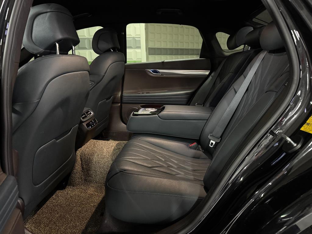 Genesis G80 - Vista 7