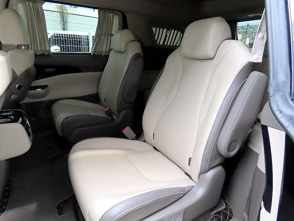 KIA Carnival - Vista 6
