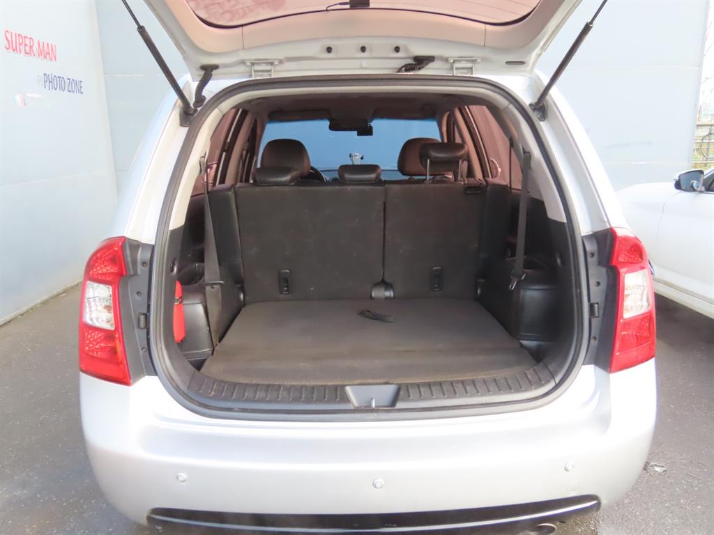 KIA Carens - Vista 9