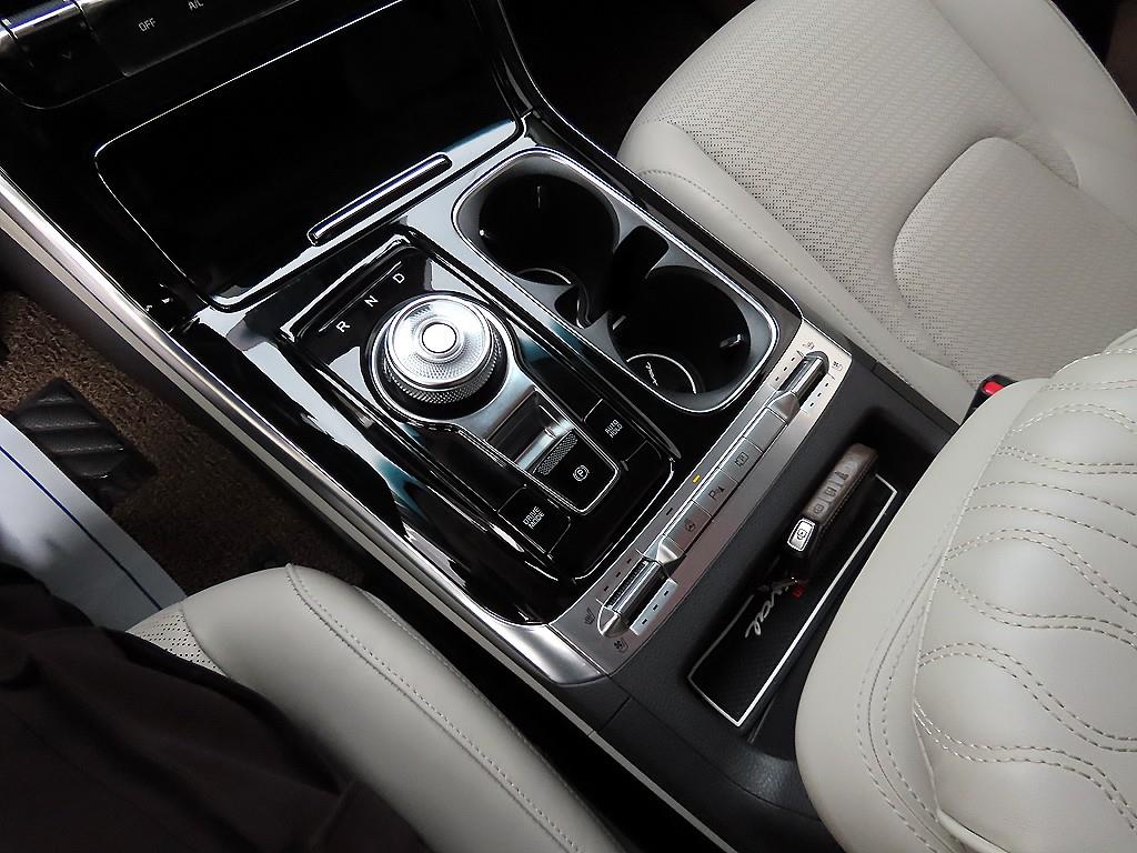 KIA Carnival - Vista 11