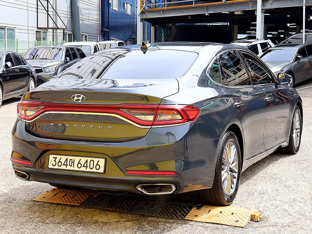 HYUNDAI Grandeur - Vista 7