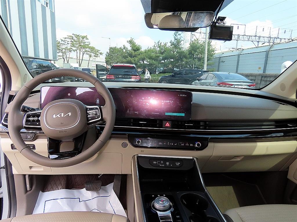 KIA Carnival - Vista 8