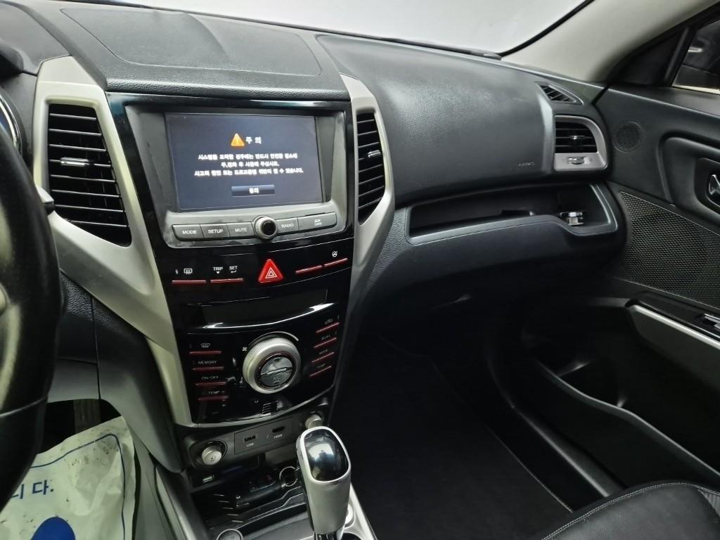 Ssangyong Tivoli - Vista 4