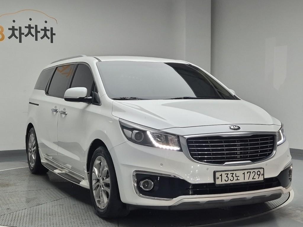 KIA Carnival - Vista 4