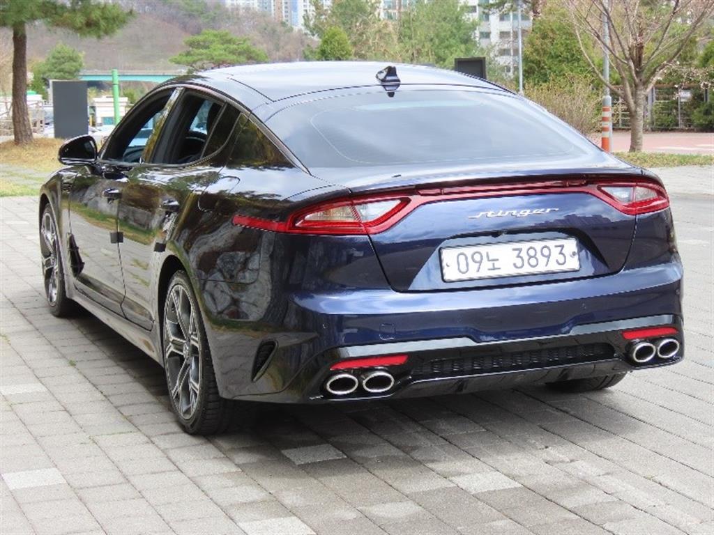 KIA Stinger - Vista 7