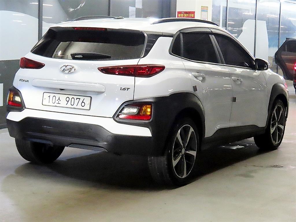 HYUNDAI Kona - Vista 4