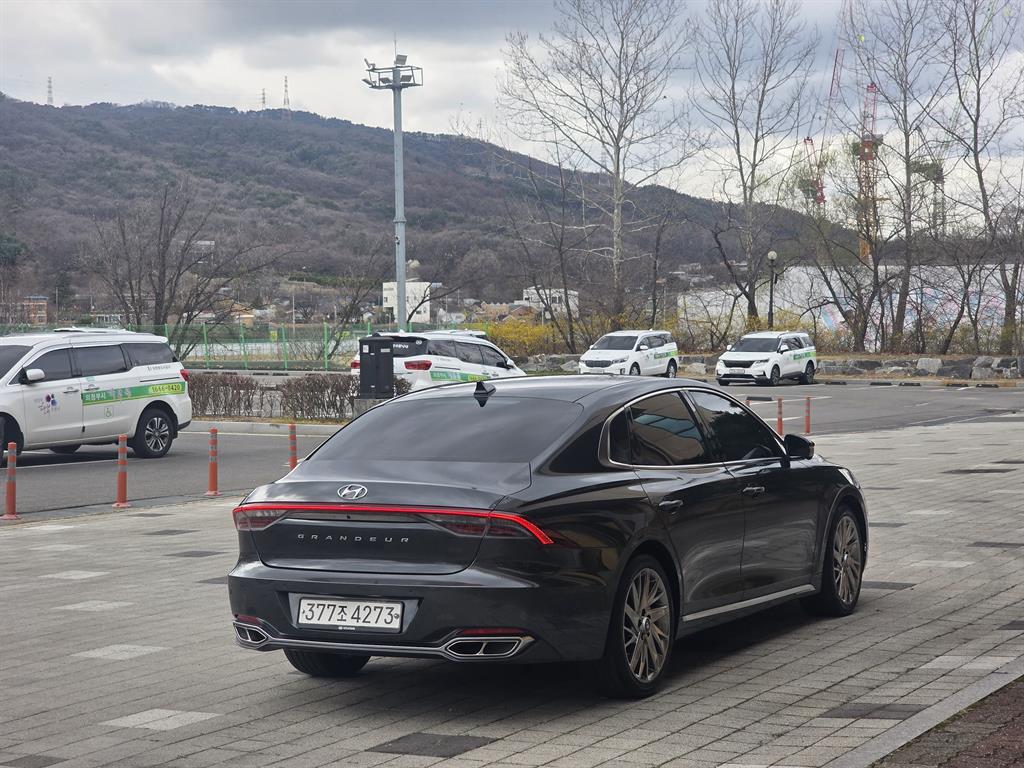 HYUNDAI Grandeur - Vista 6