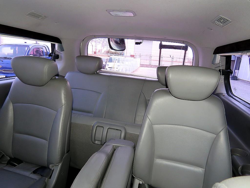 HYUNDAI Starex - Vista 7