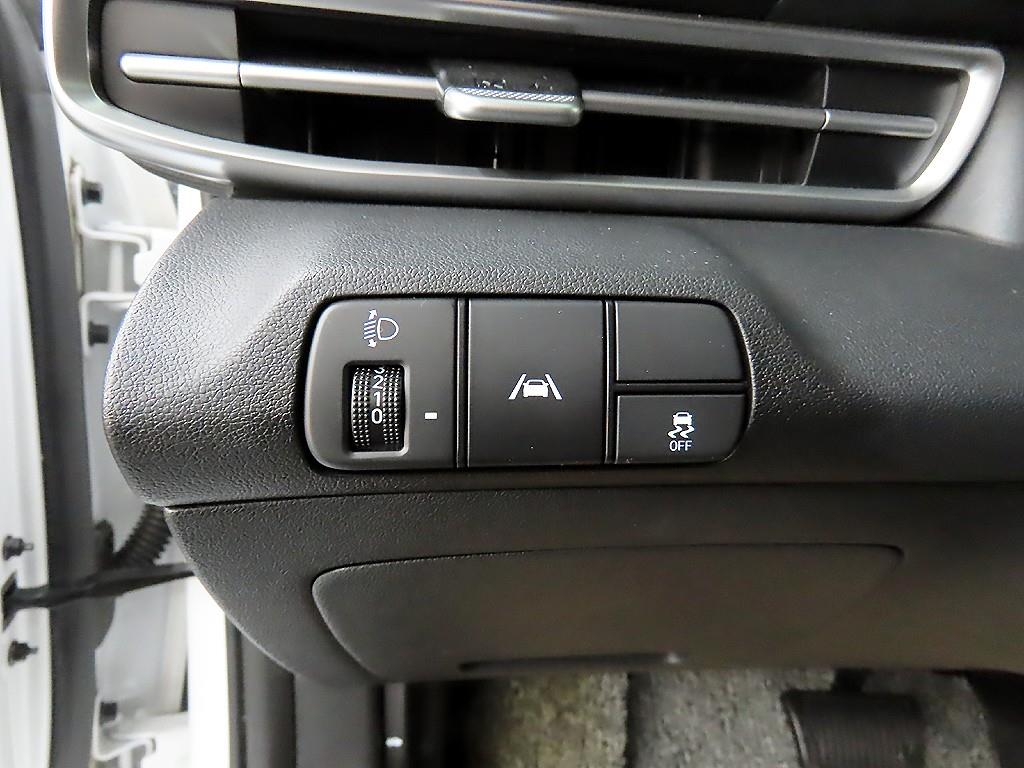 HYUNDAI Avante - Vista 12