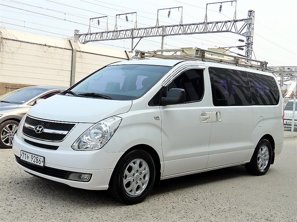 HYUNDAI Starex - Vista 2