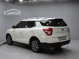 Ssangyong Tivoli - Vista 6