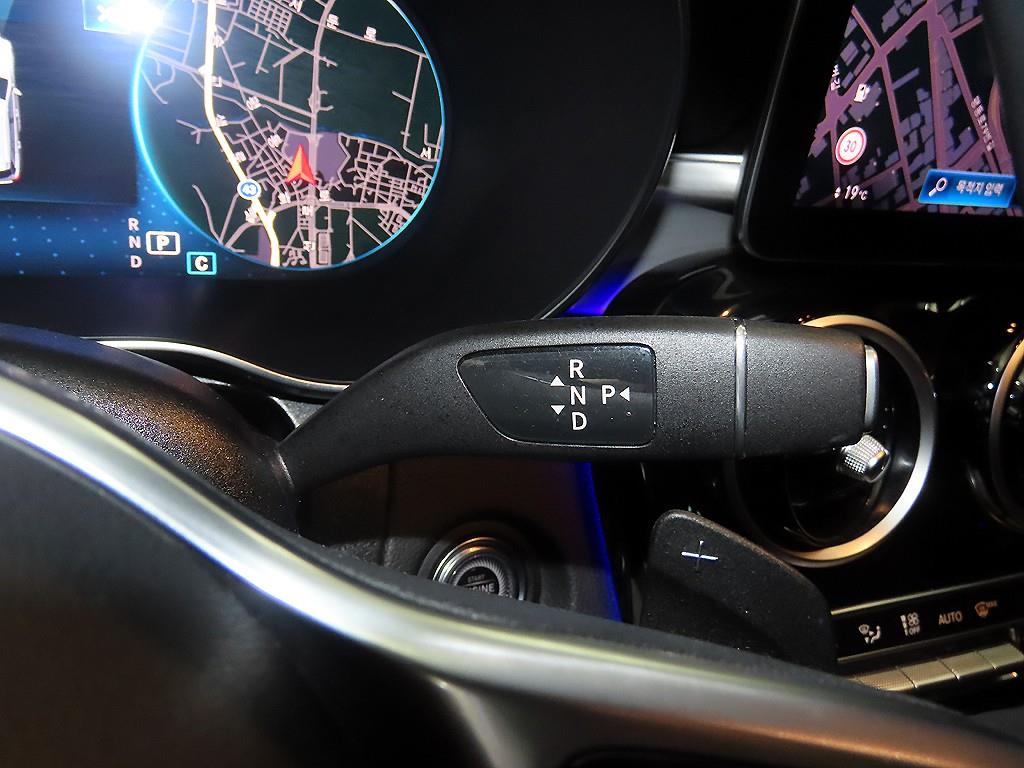 Mercedes Benz GLC Class - Vista 12