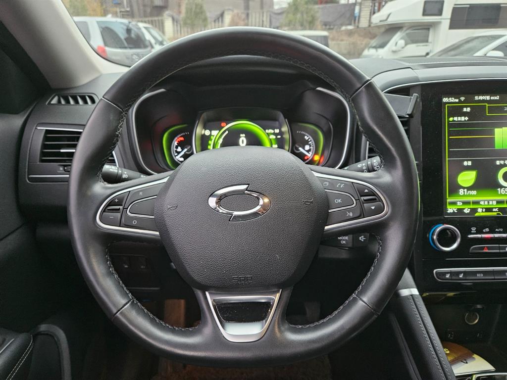 SAMSUNG QM6 - Vista 8