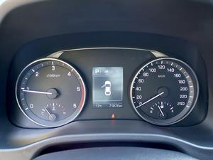 HYUNDAI Avante - Vista 12